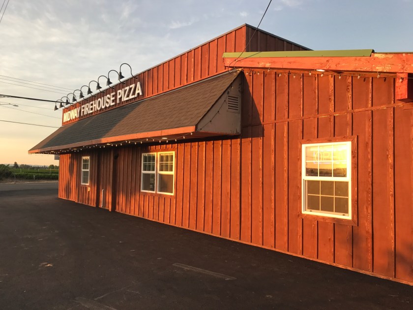 Midway_Firehouse_Pizza_01