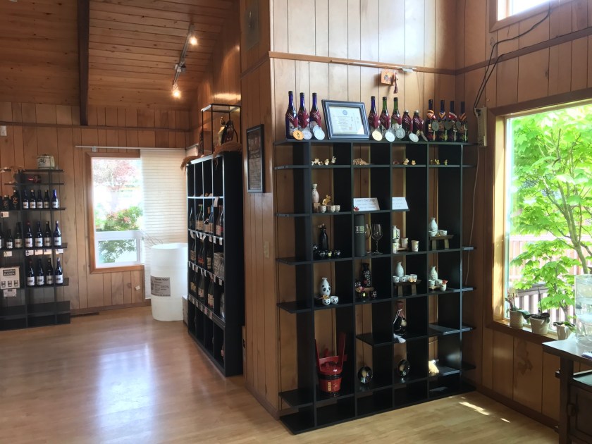 Corner shelves with sake